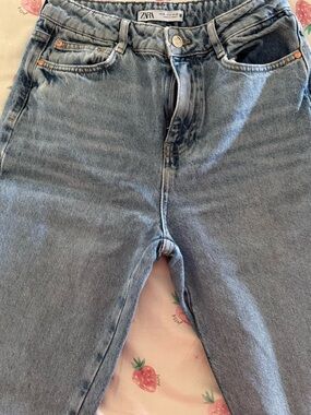 Zara High-Rise Light Blue Denim Jeans